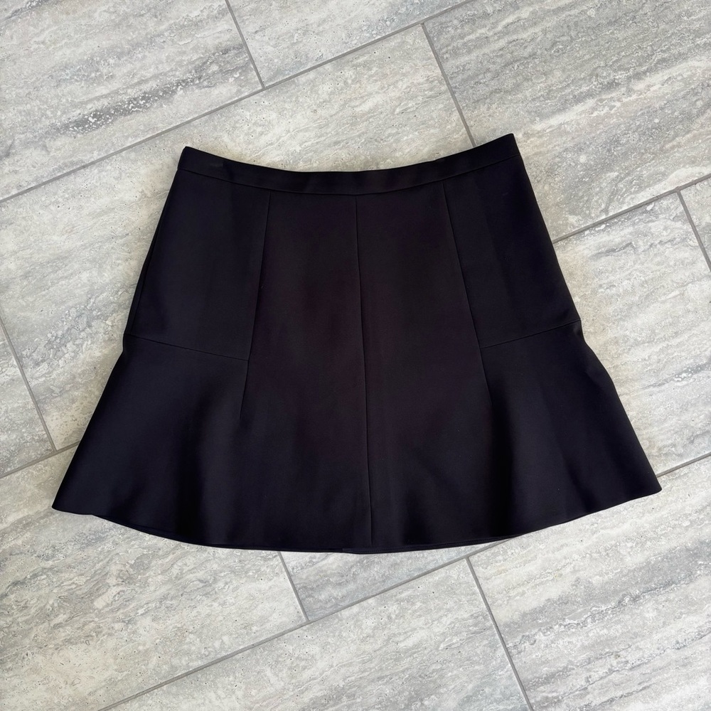 J.Crew Women’s Black‎ Fluted Mini Skirt 10  Modern Preppy Dark Coquette
